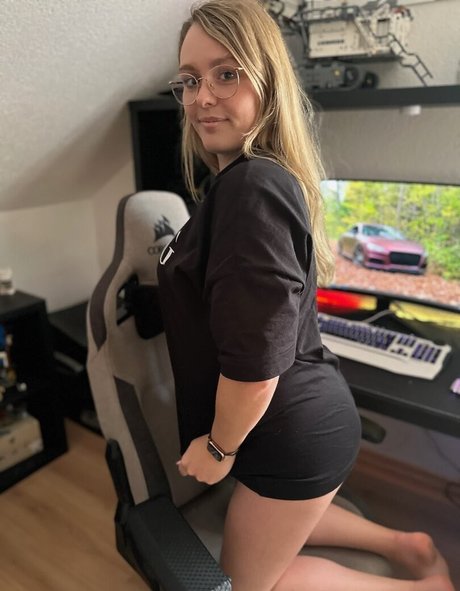 kathi tt8s model top img