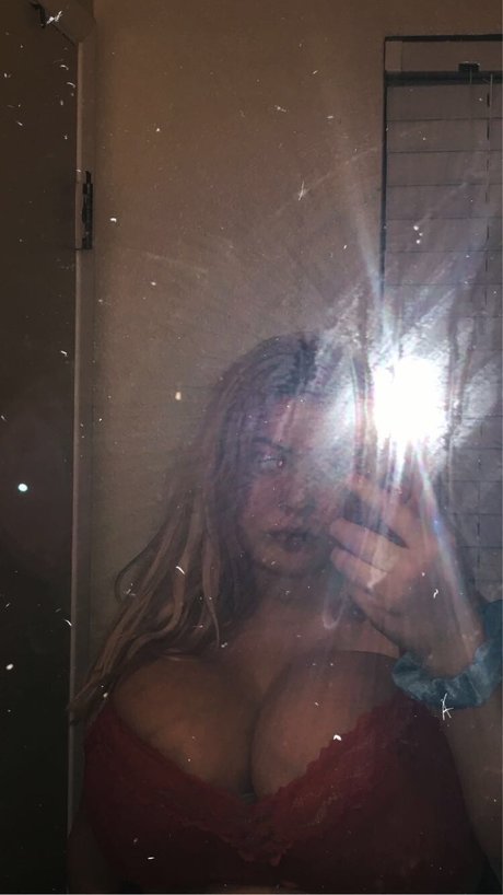 Gracekivlin sexy star photo