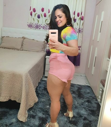 Claudia Trindade estrella hd imágenes