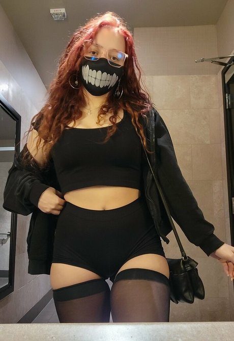 Lvrkd pretty pornstar img