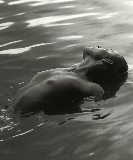 Morgan Edmonds naked actress photo