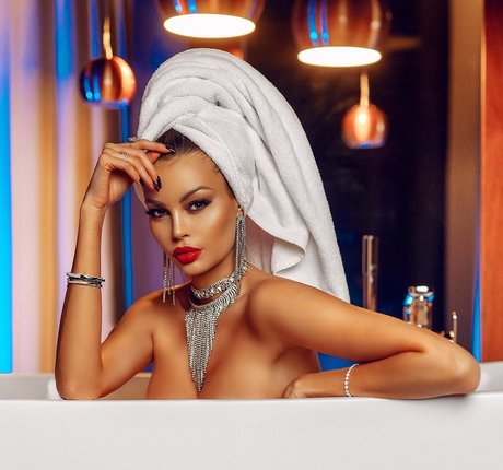 Justyna Gradek sexo modelo fotos