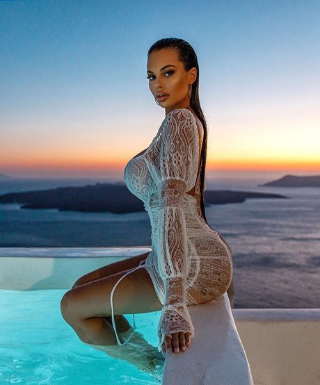 Justyna Gradek estrella de alta definición galerías