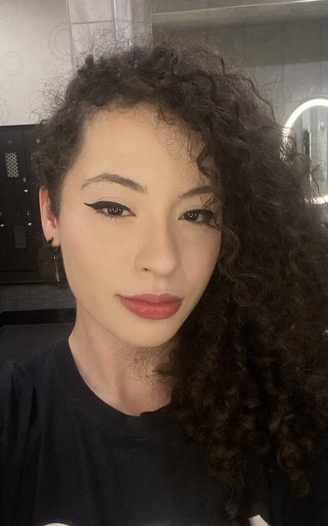 Curly Exotic arte modelo fotos