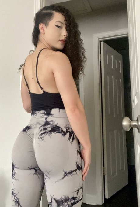 Curly Exotic étoile xxx archive