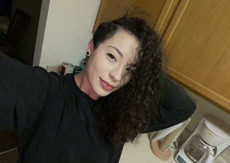 Curly Exotic desnudos de modelos foto