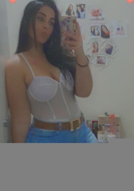 Algo Da Jeeysa Mendes model perfect images