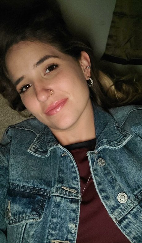 Lizzie All Day desnudos estrella galería