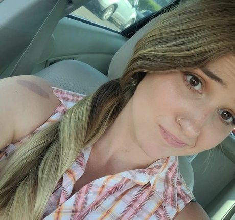 Lizzie All Day modèle image