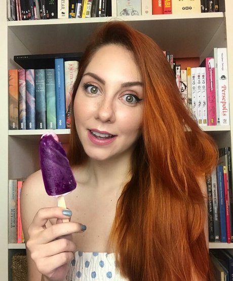 Ezgi Zorba porn model picture