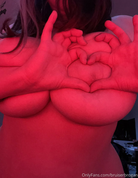 Bruiserbrogan estrella atractiva imagen