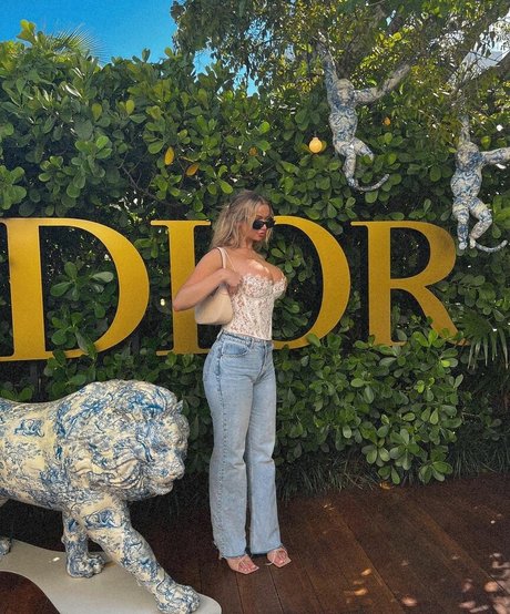 Lyricmikell actriz erótica fotos