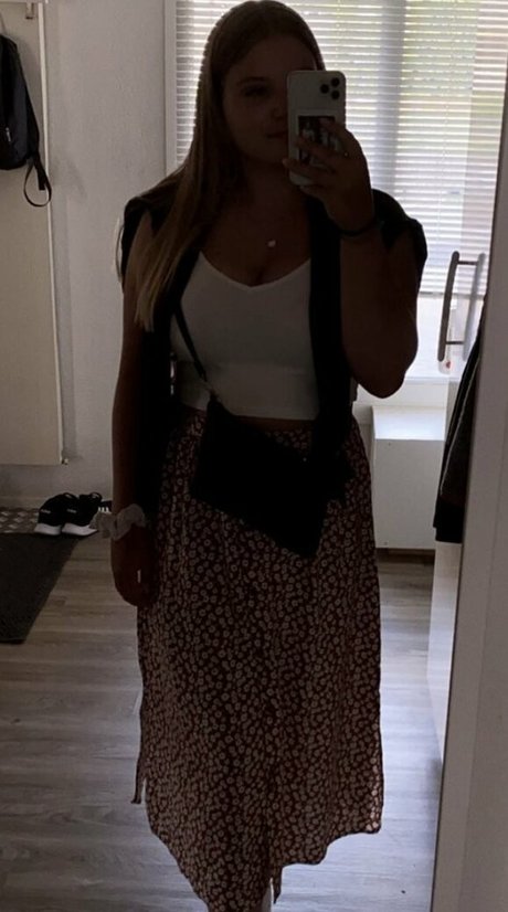 Aline Zwahlen actrice de nus galeries