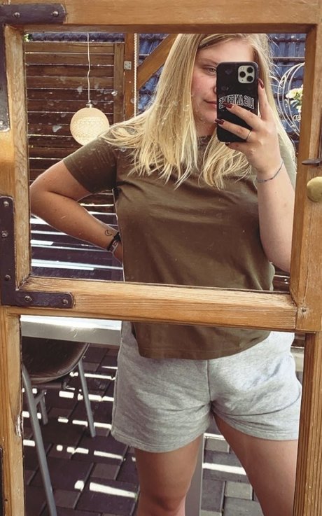 Aline Zwahlen arte modelo recopilación