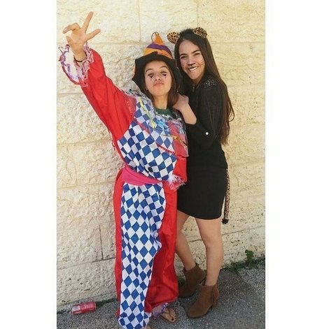 Sara Avni buen modelo galerías