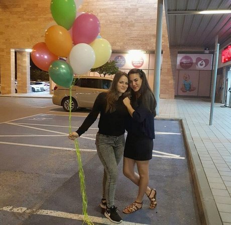 Sara Avni actriz de desnudos archivo