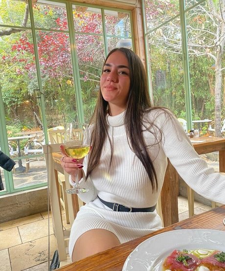 Sara Avni modèles nus des photos