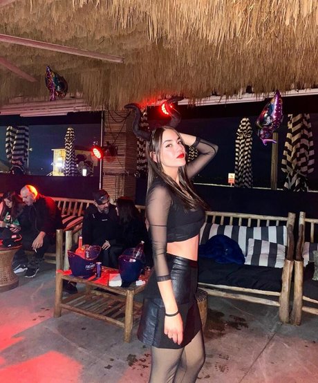 Sara Avni estrella porno de alta calidad imagen