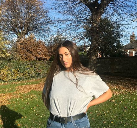 Soph Alice model perfect img