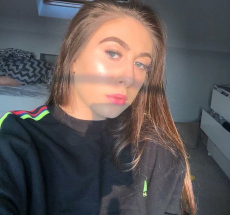 Soph Alice hermosa actriz imagen