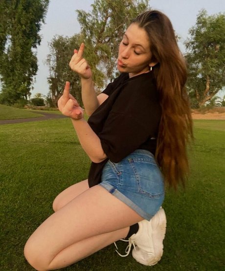 Lily Patrick estrella porno en alta definición archivo