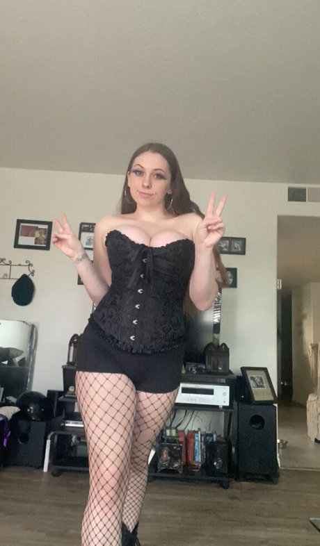 Lily Patrick modelo desnudos galería