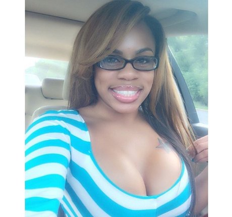 Dominique Chinn arte estelar galería