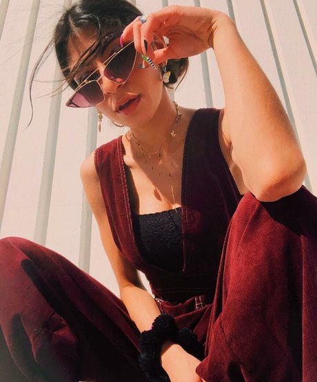 Antoenella desnudos estrella porno recopilación