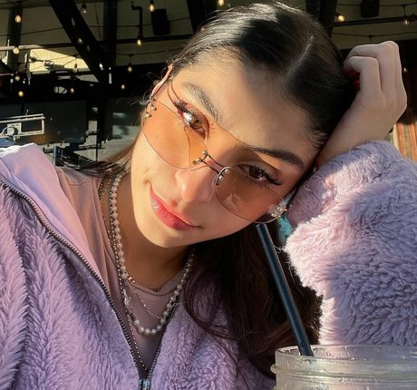 Antoenella joli modèle photos