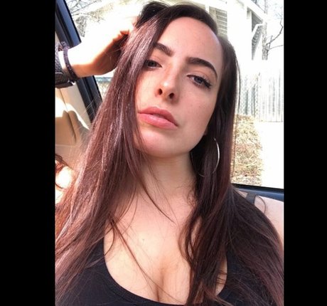 Sydney Martichuski estrella bonita galerías