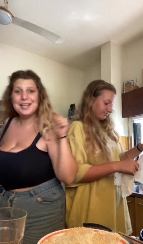 Ori Yaron actriz de desnudos galerías