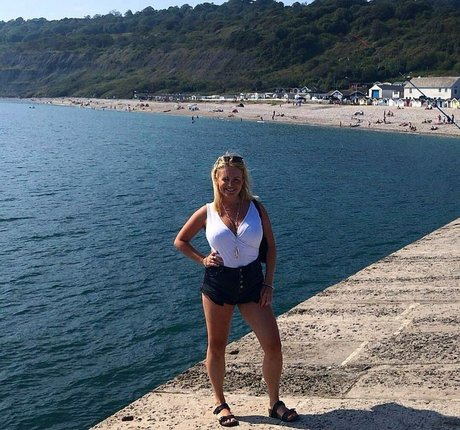 Kirsty Eccleston estrella porno caliente imágenes