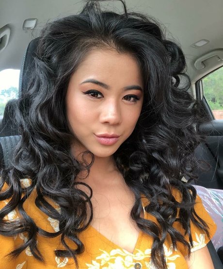 Leah Lewis mejor estrella porno foto