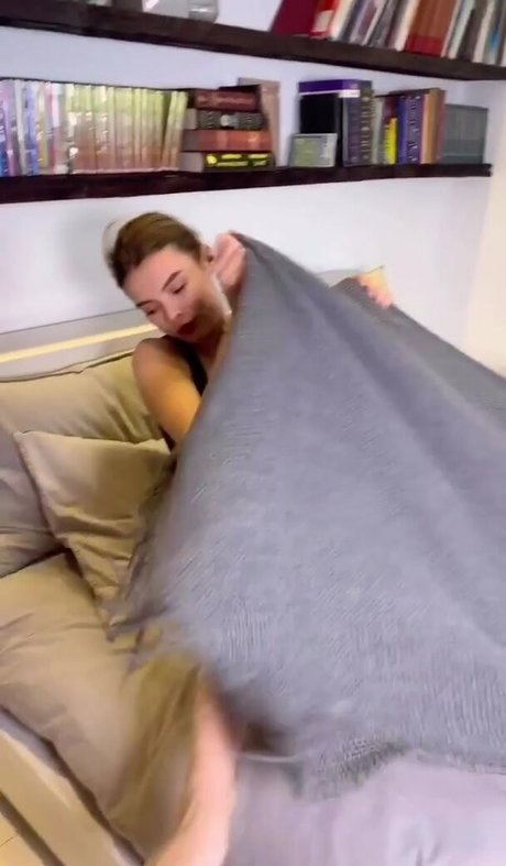 Sveta Koltunova bonita estrella porno archivo