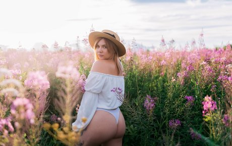 Tihomirova Natali modelo hd archivo