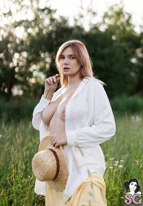 Tihomirova Natali étoile nue photo