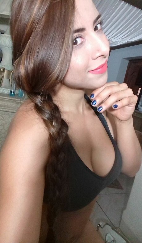 Elda De La Torre star du porno gratuit image