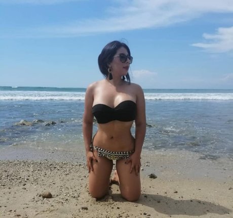 Elda De La Torre modelo gratis imágenes