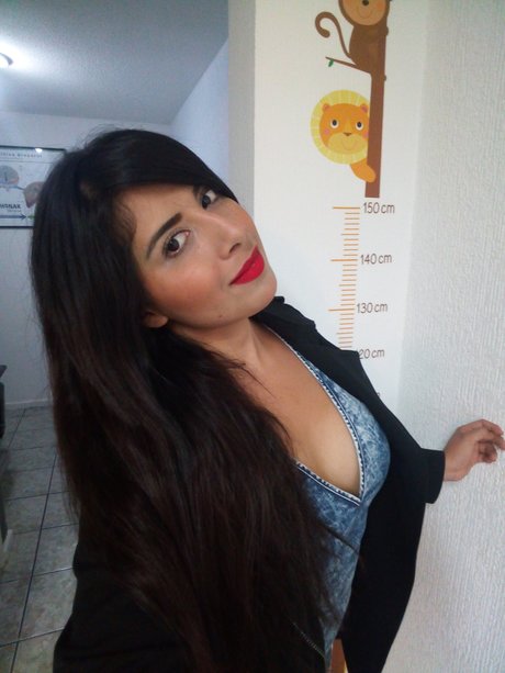 Elda De La Torre estrella libre fotos