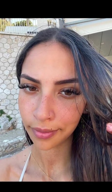 Chirine Sabaiti modelo gratis archivo