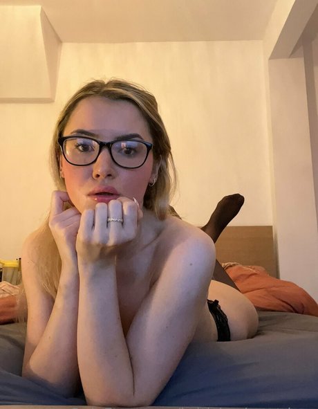 britishgrlnextdoor belle étoile galerie