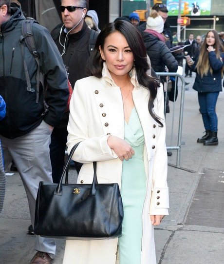 Janel Parrish desnudos de modelos galería