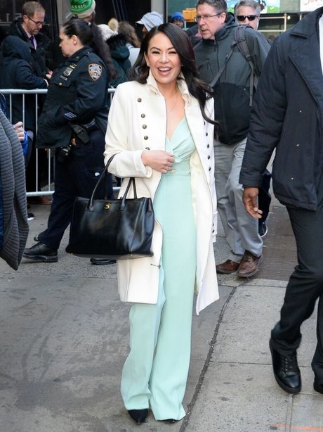 Janel Parrish star du porno photos