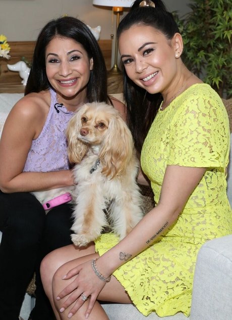 Janel Parrish actrice de grande qualité des photos