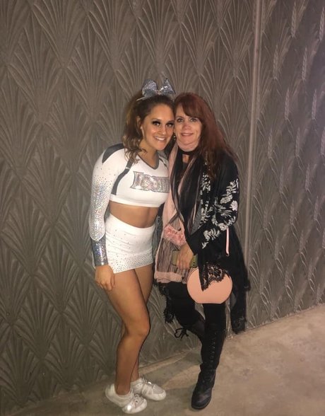 thick latina milf onlyfans top picture