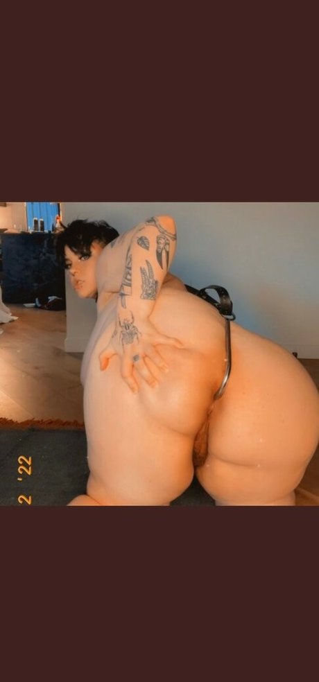 Ryleigh Hawk nice pornstar img