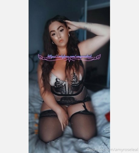 amyroseleal actrice érotique img