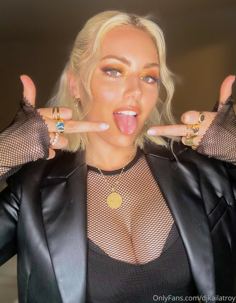 DJ Kaila Troy modèle pornographique img