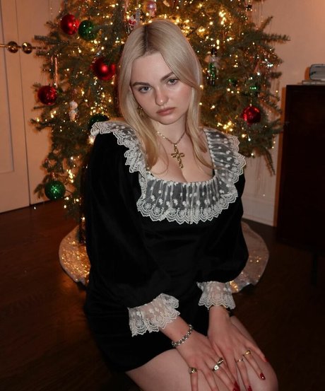 Morgan Lily model naked pictures