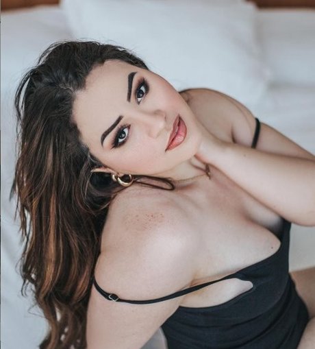 Fabricia Freitas jolie actrice images